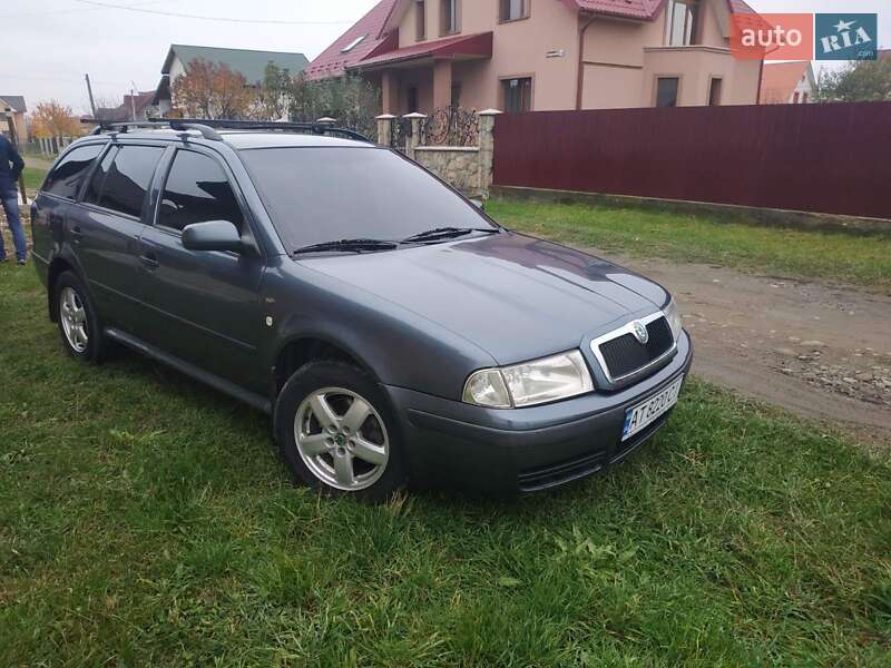 Універсал Skoda Octavia 2004 в Надвірній