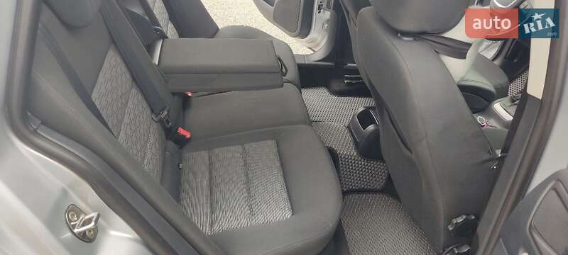 Універсал Skoda Octavia 2010 в Харкові