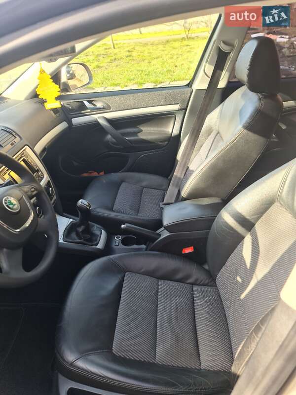 Універсал Skoda Octavia 2012 в Острозі