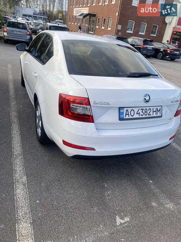 Лифтбек Skoda Octavia 2013 в Сваляве
