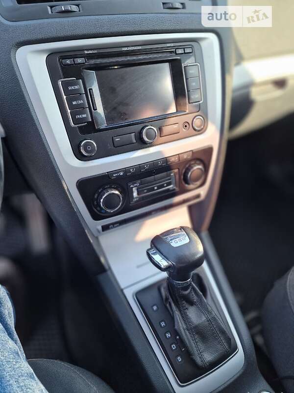 Універсал Skoda Octavia 2011 в Бродах