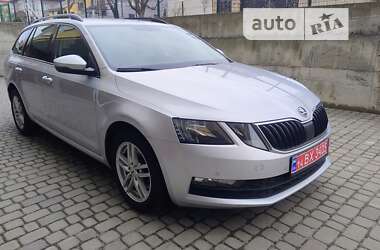 Универсал Skoda Octavia 2017 в Львове