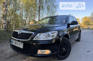 Універсал Skoda Octavia 2011 в Звягелі