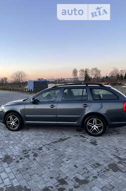 Універсал Skoda Octavia 2010 в Золочеві