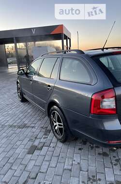 Универсал Skoda Octavia 2010 в Золочеве