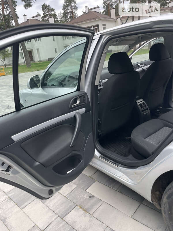 Лифтбек Skoda Octavia 2011 в Ахтырке фото 19 Лифтбек Skoda Octavia 2011 в Ахтырке