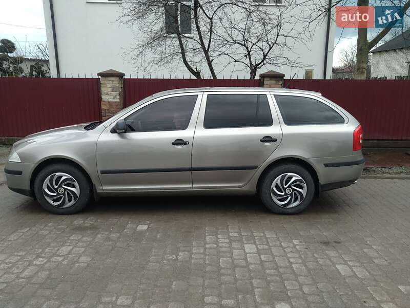 Универсал Skoda Octavia 2011 в Львове