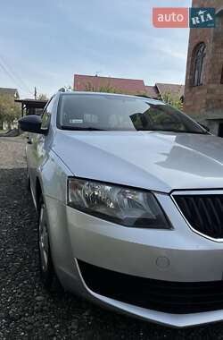 Универсал Skoda Octavia 2015 в Черновцах