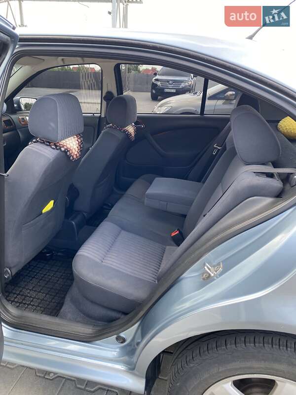 Лифтбек Skoda Octavia 2002 в Киеве