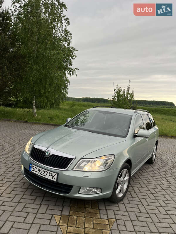 Універсал Skoda Octavia 2012 в Дрогобичі