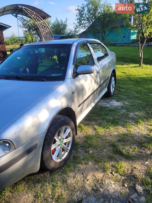 Ліфтбек Skoda Octavia 2002 в Надвірній