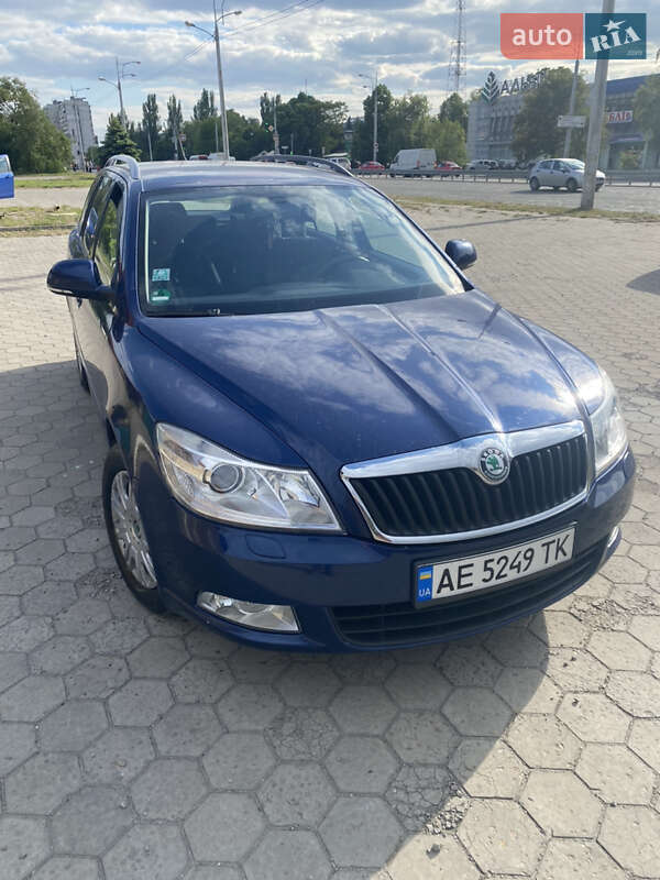 Універсал Skoda Octavia 2010 в Дніпрі