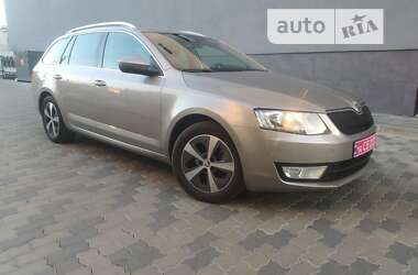 Универсал Skoda Octavia 2015 в Стрые