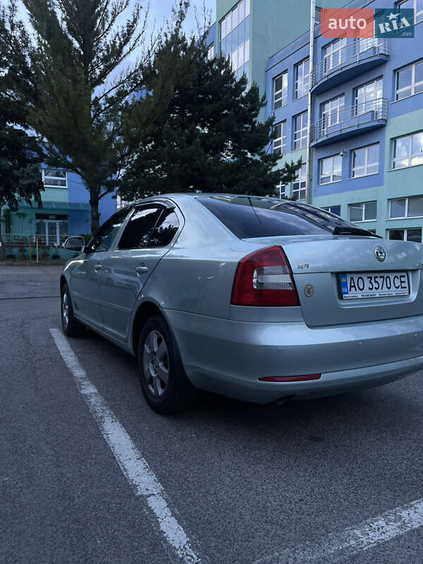 Лифтбек Skoda Octavia 2010 в Тячеве