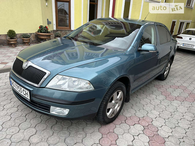 Лифтбек Skoda Octavia 2005 в Тячеве