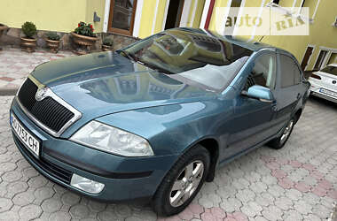 Лифтбек Skoda Octavia 2005 в Тячеве