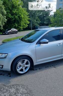 Лифтбек Skoda Octavia 2015 в Сумах