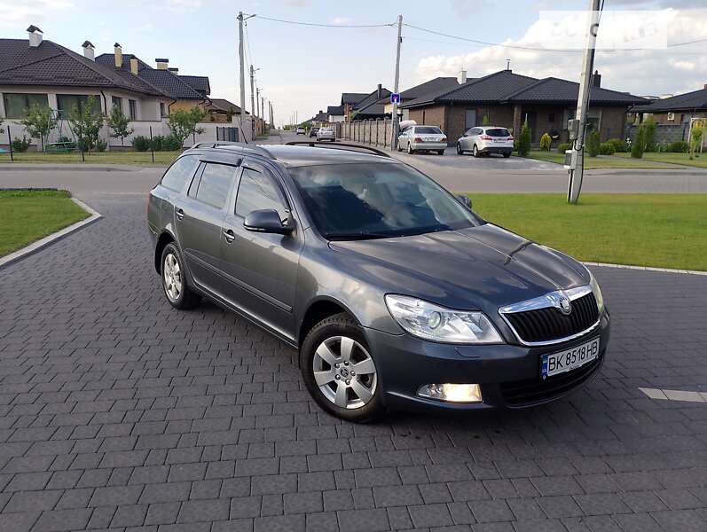 Универсал Skoda Octavia 2009 в Ровно