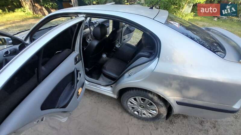 Ліфтбек Skoda Octavia 2004 в Кам'янському