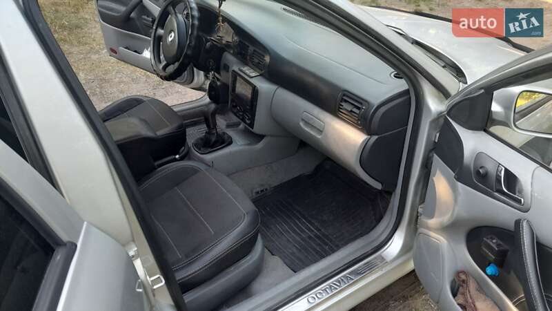 Ліфтбек Skoda Octavia 2004 в Кам'янському