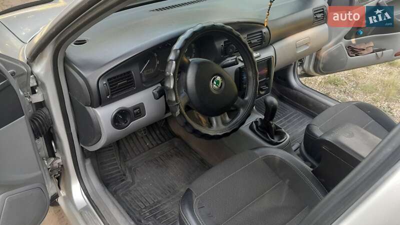 Ліфтбек Skoda Octavia 2004 в Кам'янському