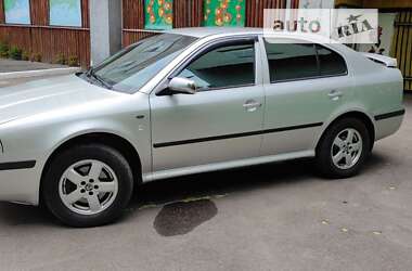 Лифтбек Skoda Octavia 2002 в Ровно