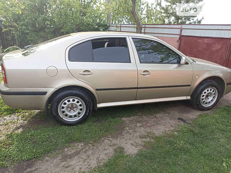Лифтбек Skoda Octavia 2005 в Шишаки