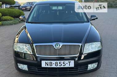 Лифтбек Skoda Octavia 2006 в Хороле