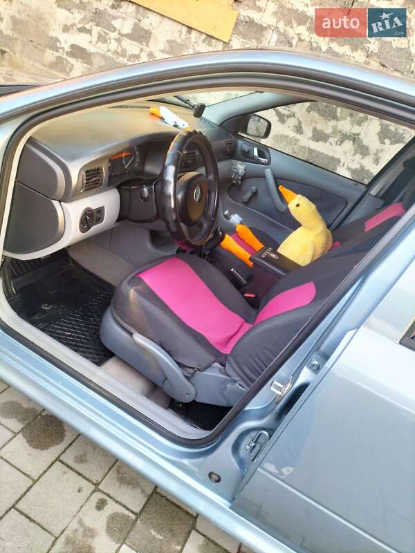 Лифтбек Skoda Octavia 2004 в Тлумаче