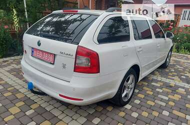 Универсал Skoda Octavia 2012 в Хотине