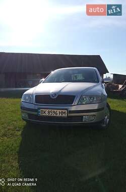 Лифтбек Skoda Octavia 2005 в Вараше