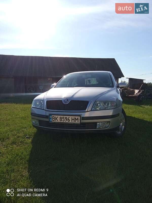 Лифтбек Skoda Octavia 2005 в Вараше