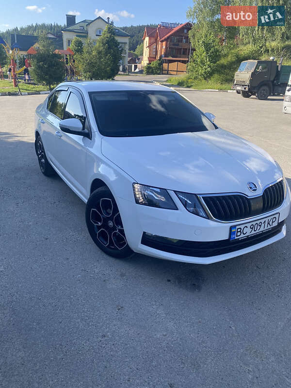Лифтбек Skoda Octavia 2020 в Бориславе