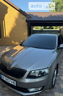 Лифтбек Skoda Octavia 2014 в Кропивницком