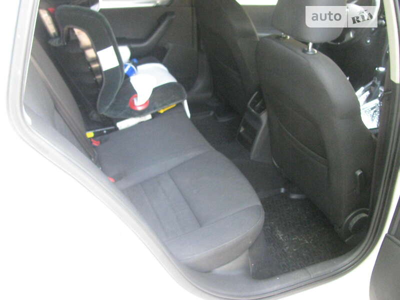 Універсал Skoda Octavia 2014 в Києві фото 19 Універсал Skoda Octavia 2014 в Києві