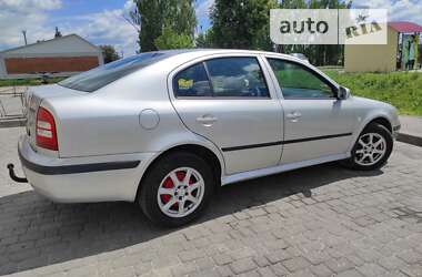 Лифтбек Skoda Octavia 2005 в Гадяче