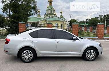 Лифтбек Skoda Octavia 2017 в Днепре