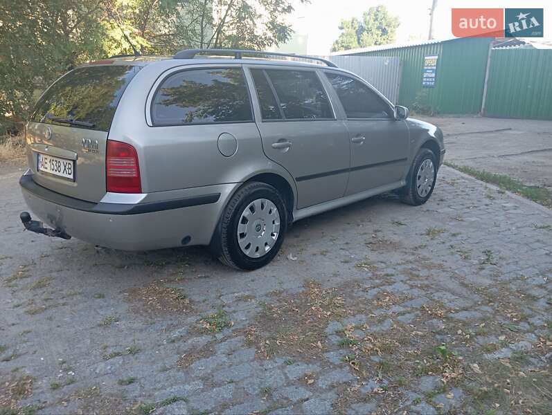 Универсал Skoda Octavia 2009 в Новомосковске