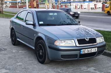 Лифтбек Skoda Octavia 2001 в Днепре