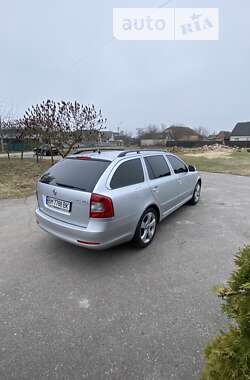 Универсал Skoda Octavia 2010 в Ромнах