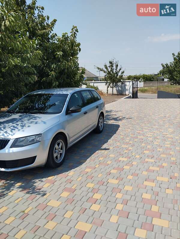 Универсал Skoda Octavia 2013 в Вознесенске