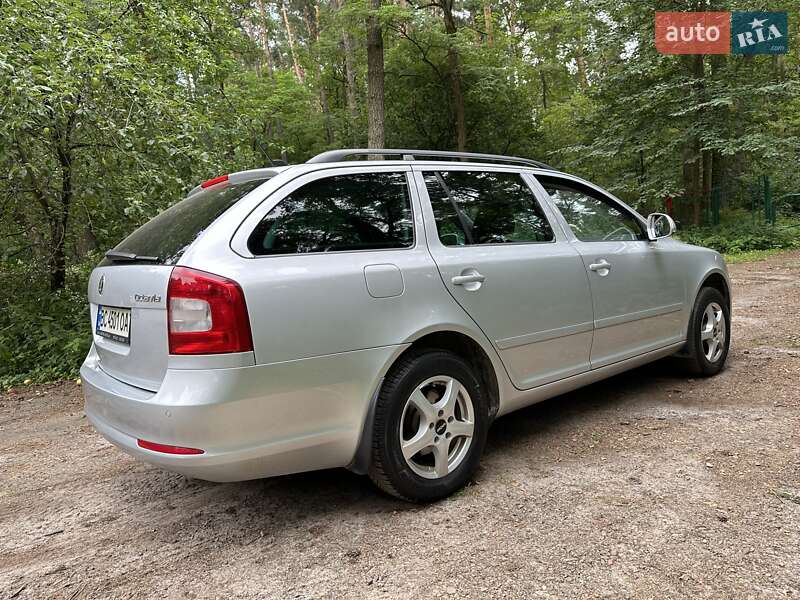 Універсал Skoda Octavia 2010 в Бродах