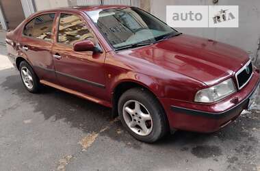 Лифтбек Skoda Octavia 1998 в Киеве