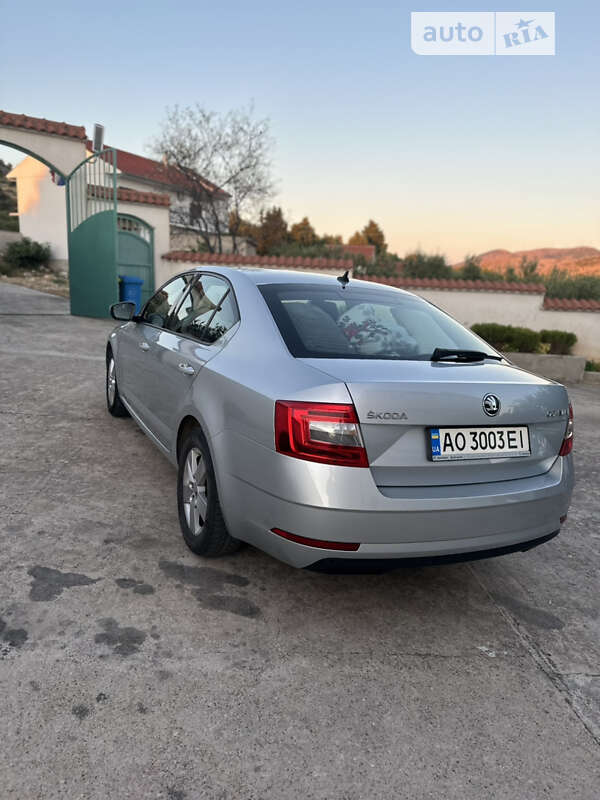 Лифтбек Skoda Octavia 2017 в Тячеве