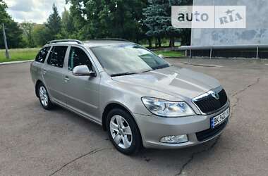 Универсал Skoda Octavia 2012 в Остроге