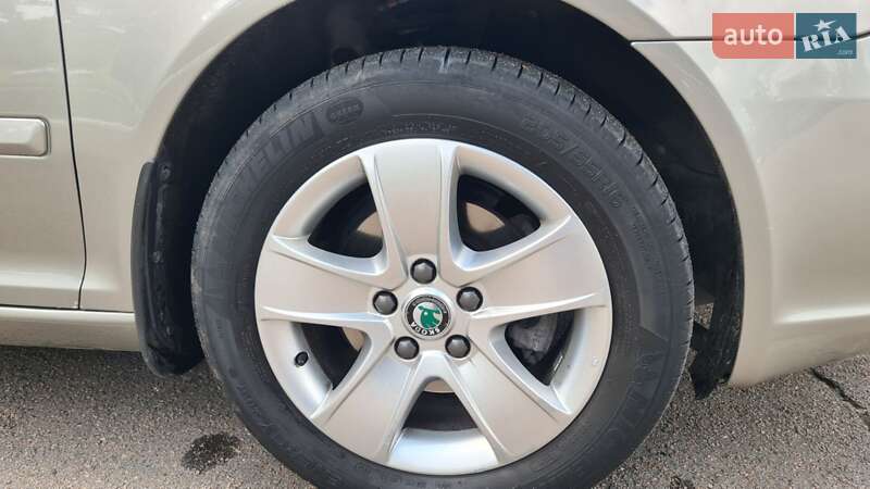 Універсал Skoda Octavia 2012 в Острозі