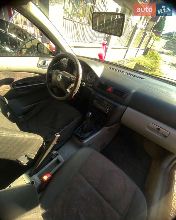 Ліфтбек Skoda Octavia 1998 в Іршаві
