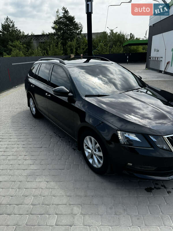 Універсал Skoda Octavia 2017 в Львові