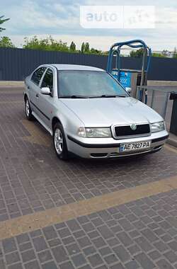 Лифтбек Skoda Octavia 2000 в Днепре