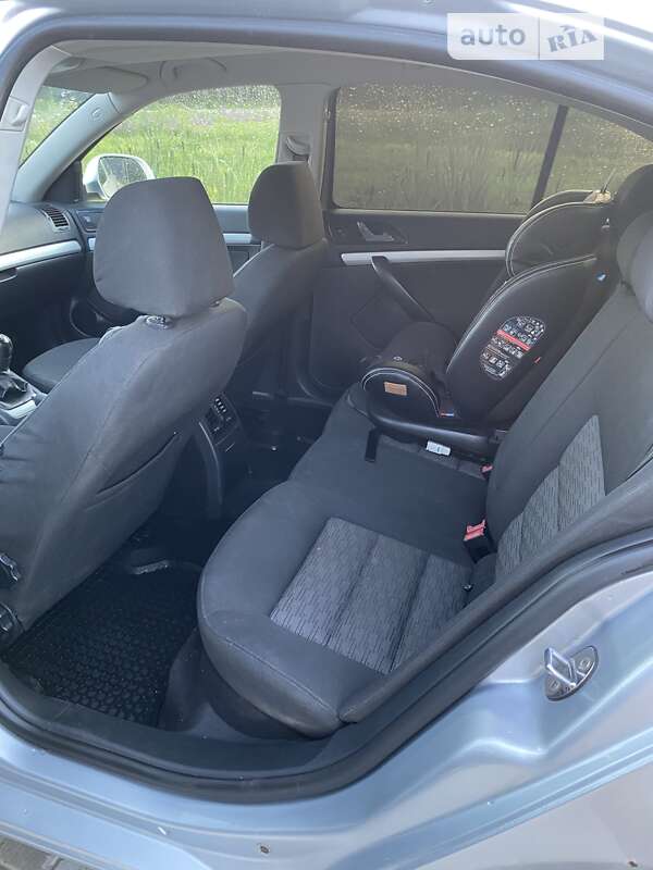 Лифтбек Skoda Octavia 2009 в Яворове